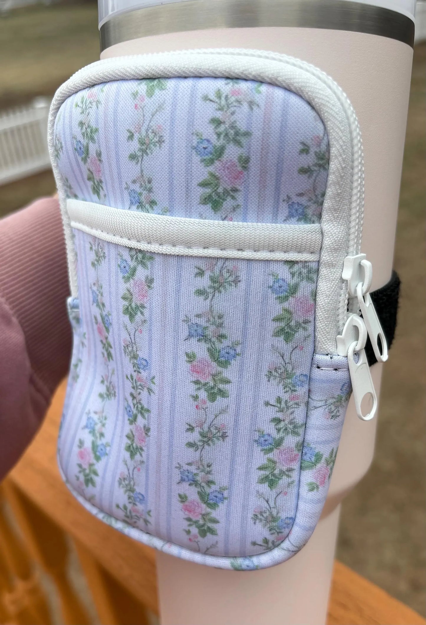 Floral Tumbler Pouch, Neoprene Cup Wallet with Zipper