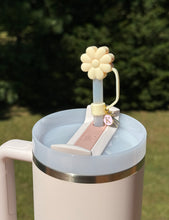 Load image into Gallery viewer, Beige Flower Tumbler Straw Topper
