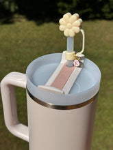 Load image into Gallery viewer, Beige Flower Tumbler Straw Topper
