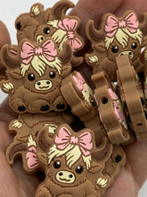 Load image into Gallery viewer, Highland Cow With Bow  Silicone Focal Bead
