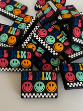 Load image into Gallery viewer, Be Kind Silicone Focal Bead
