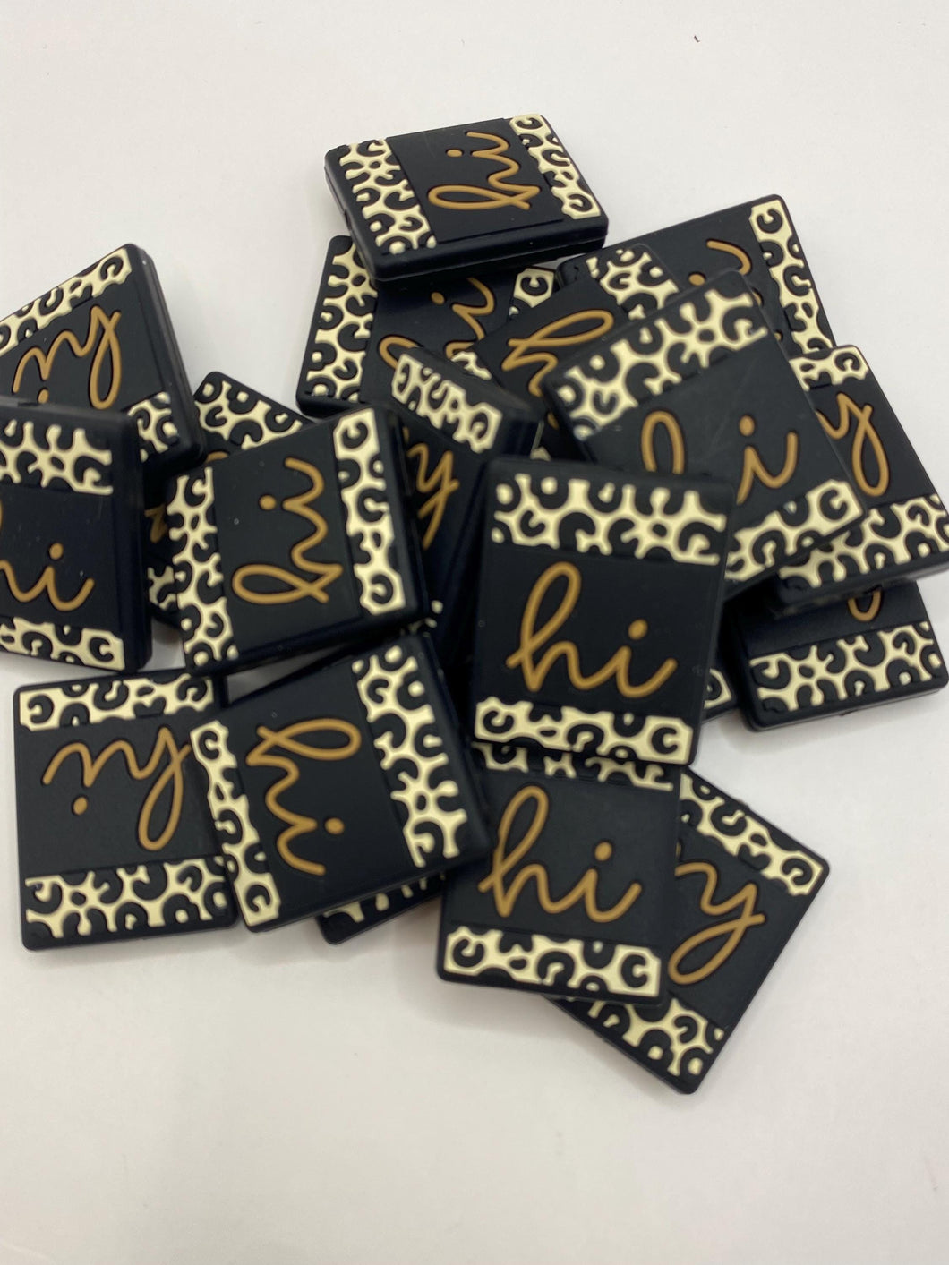 1 “Hi” Silicone Focal Bead