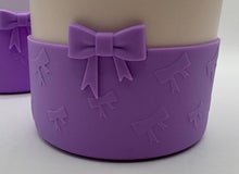 Load image into Gallery viewer, Purple Bow Textured Tumbler Boot - Silicone Boot- Tumbler Accessories
