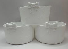Load image into Gallery viewer, White Bow Textured Tumbler Boot - Silicone Boot- Tumbler Accessories
