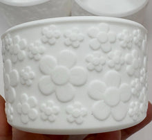 Load image into Gallery viewer, White Floral Textured Tumbler Boot - Silicone Boot- Tumbler Accessories
