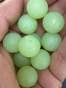 10 Glitter Silicone Beads - 15mm - green