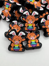 Load image into Gallery viewer, Easter Highland Cow,  Silicone Focal Bead
